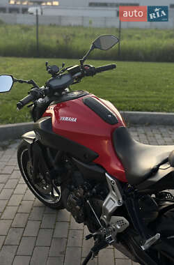 Мотоцикл Без обтекателей (Naked bike) Yamaha MT-07 2014 в 