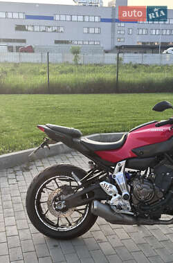 Мотоцикл Без обтекателей (Naked bike) Yamaha MT-07 2014 в 