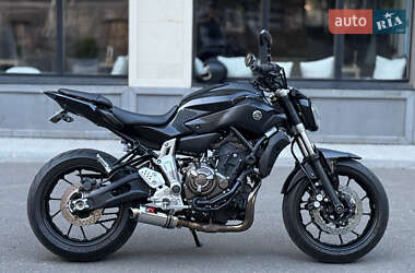 Мотоцикл Без обтекателей (Naked bike) Yamaha MT-07 2016 в 