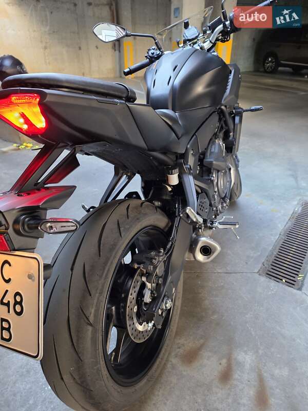 Мотоцикл Без обтекателей (Naked bike) Yamaha MT-07 2025 в Львове фото 12 Мотоцикл Без обтекателей (Naked bike) Yamaha MT-07 2025 в Львове