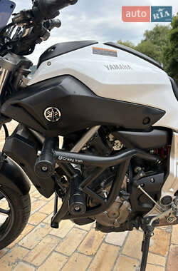 Мотоцикл Без обтекателей (Naked bike) Yamaha MT-07 2016 в 