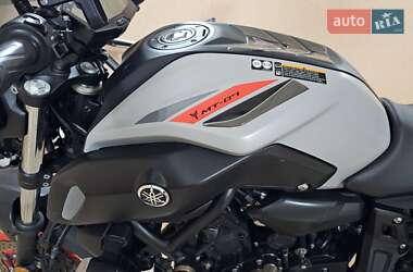 Мотоцикл Без обтекателей (Naked bike) Yamaha MT-07 2019 в 