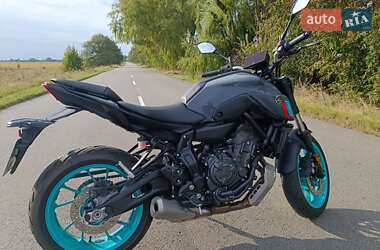 Мотоцикл Без обтекателей (Naked bike) Yamaha MT-07 2023 в 