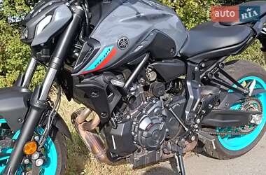 Мотоцикл Без обтекателей (Naked bike) Yamaha MT-07 2023 в 