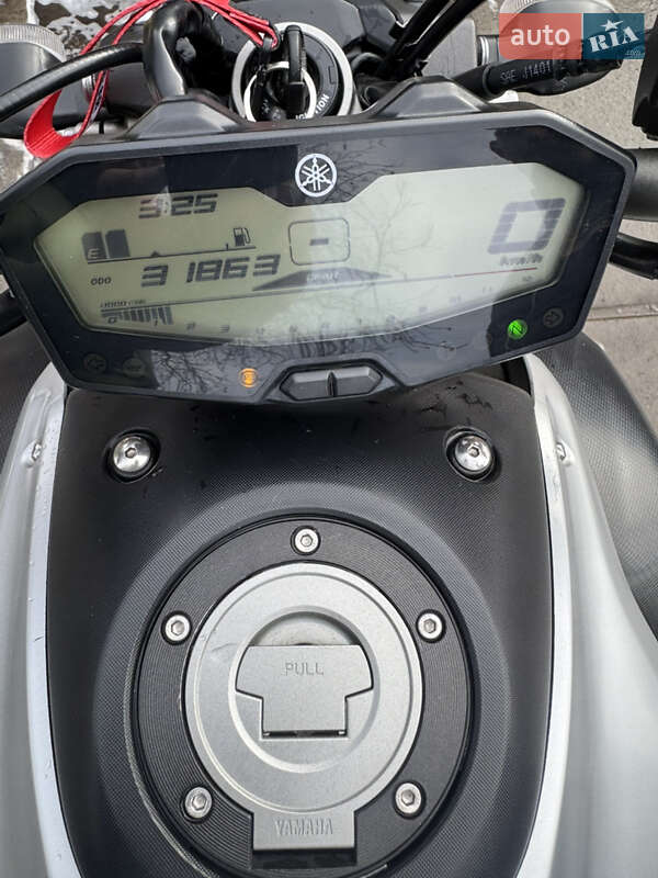 Мотоцикл Без обтекателей (Naked bike) Yamaha MT-07 2015 в Броварах