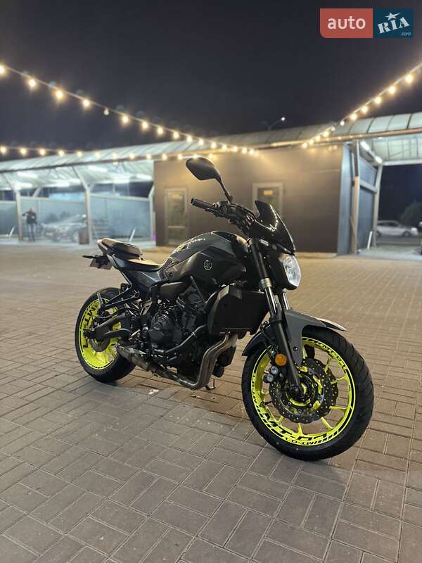 Спортбайк Yamaha MT-07 2017 в Днепре фото 24 Спортбайк Yamaha MT-07 2017 в Днепре
