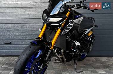 Мотоцикл Без обтекателей (Naked bike) Yamaha MT-09 SP 2018 в 