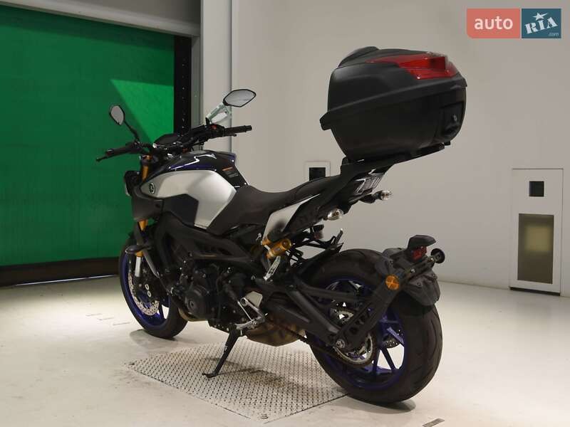 Мотоцикл Без обтекателей (Naked bike) Yamaha MT-09 SP 2020 в Днепре фото 5 Мотоцикл Без обтекателей (Naked bike) Yamaha MT-09 SP 2020 в Днепре