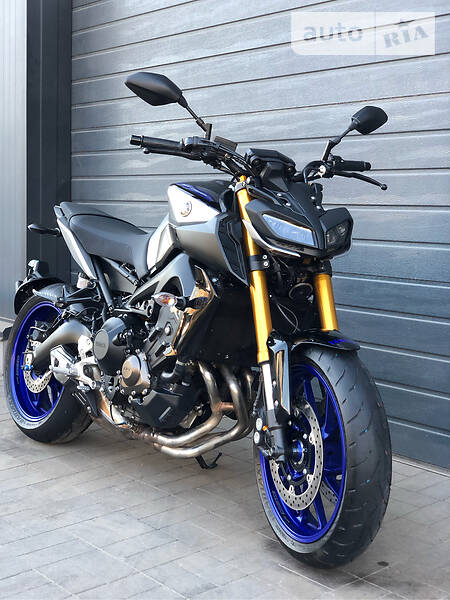 Мотоцикл Без обтекателей (Naked bike) Yamaha MT-09 2018 в 