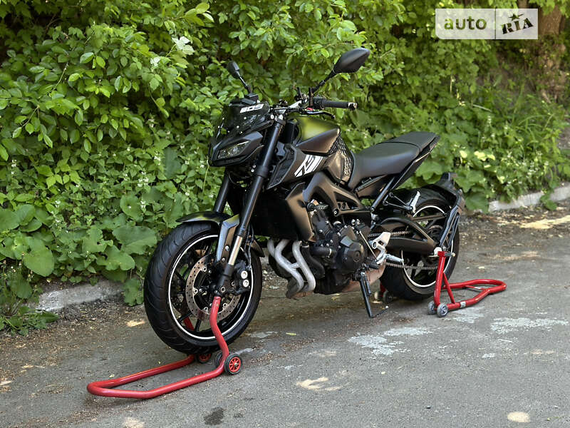 Мотоцикл Без обтекателей (Naked bike) Yamaha MT-09 2017 в Ровно
