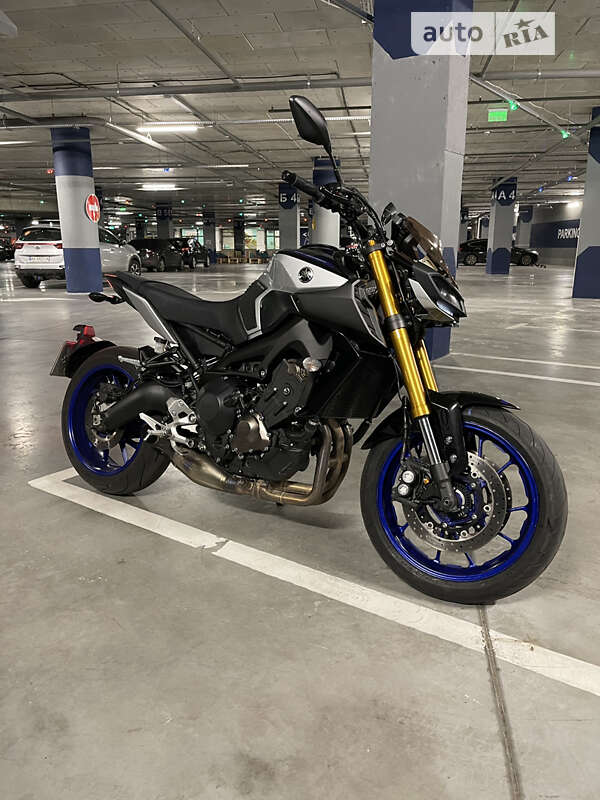 Мотоцикл Без обтекателей (Naked bike) Yamaha MT-09 2019 в Киеве