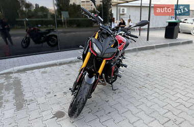 Мотоцикл Без обтекателей (Naked bike) Yamaha MT-09 2018 в 