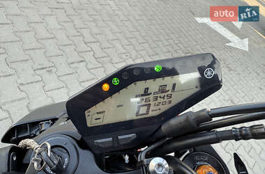 Мотоцикл Без обтекателей (Naked bike) Yamaha MT-09 2018 в 