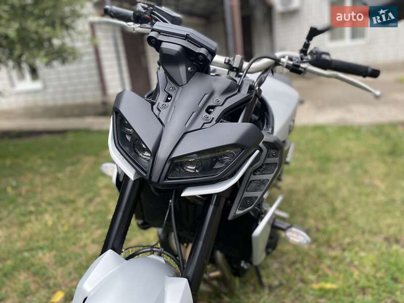 Мотоцикл Без обтікачів (Naked bike) Yamaha MT-09 2020 в Дніпрі фото 10 Мотоцикл Без обтікачів (Naked bike) Yamaha MT-09 2020 в Дніпрі