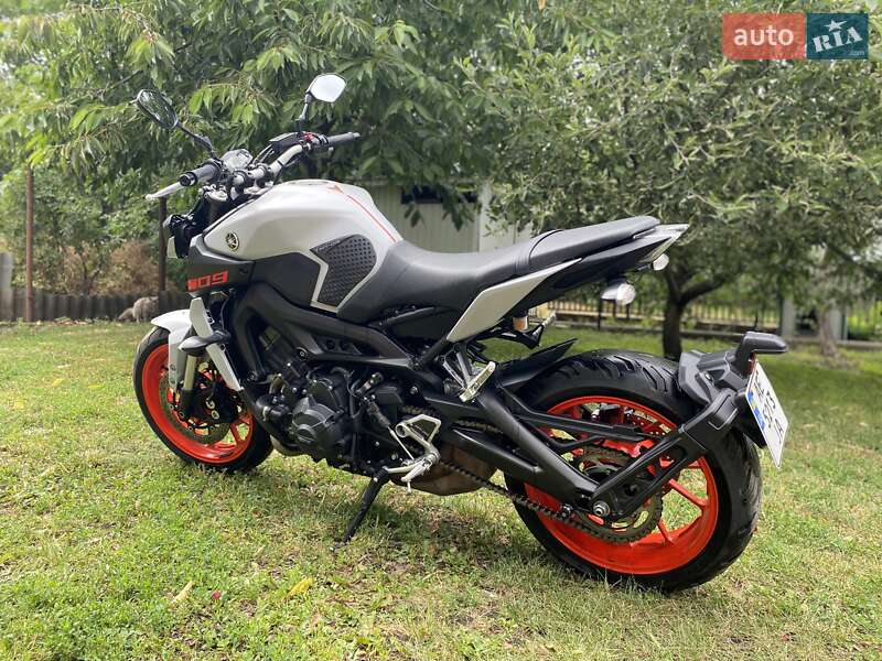 Мотоцикл Без обтікачів (Naked bike) Yamaha MT-09 2020 в Дніпрі фото 12 Мотоцикл Без обтікачів (Naked bike) Yamaha MT-09 2020 в Дніпрі