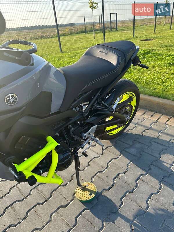Мотоцикл Без обтекателей (Naked bike) Yamaha MT-09 2017 в Житомире фото 8 Мотоцикл Без обтекателей (Naked bike) Yamaha MT-09 2017 в Житомире