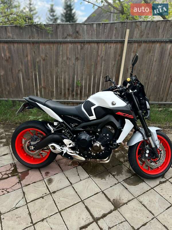 Мотоцикл Без обтекателей (Naked bike) Yamaha MT-09 2019 в Харькове