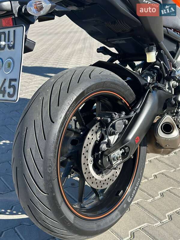 Мотоцикл Без обтікачів (Naked bike) Yamaha MT-09 2015 в Вінниці