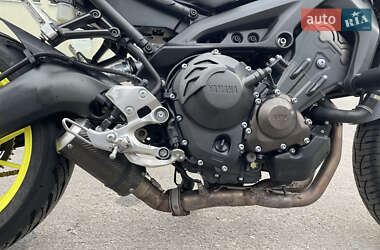 Мотоцикл Без обтекателей (Naked bike) Yamaha MT-09 2016 в  фото 11 Мотоцикл Без обтекателей (Naked bike) Yamaha MT-09 2016 в