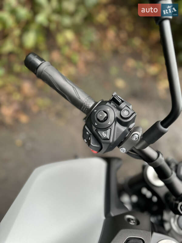 Мотоцикл Без обтекателей (Naked bike) Yamaha MT-09 2025 в Львове фото 8 Мотоцикл Без обтекателей (Naked bike) Yamaha MT-09 2025 в Львове