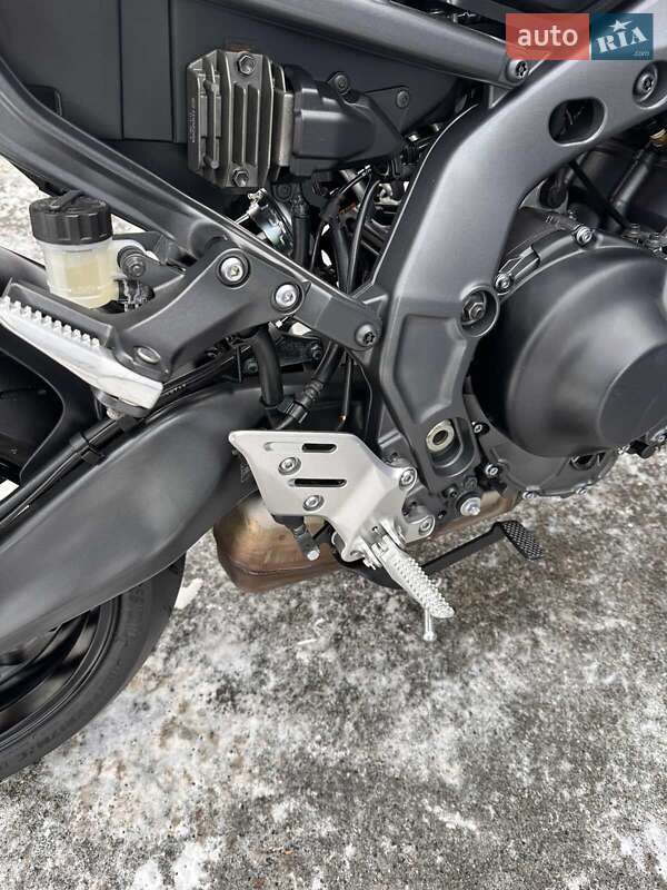 Мотоцикл Без обтекателей (Naked bike) Yamaha MT-09 2022 в Смеле фото 15 Мотоцикл Без обтекателей (Naked bike) Yamaha MT-09 2022 в Смеле