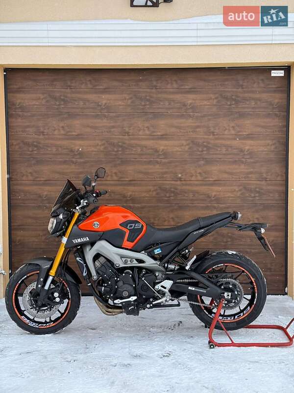 Мотоцикл Без обтікачів (Naked bike) Yamaha MT-09 2015 в Вінниці