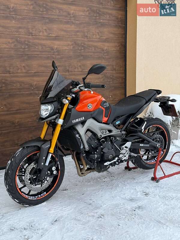 Мотоцикл Без обтікачів (Naked bike) Yamaha MT-09 2015 в Вінниці