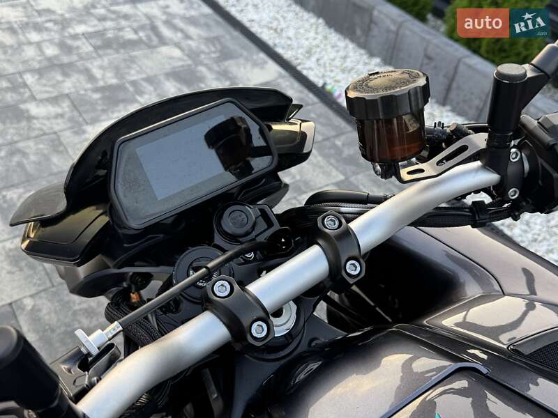 Мотоцикл Без обтекателей (Naked bike) Yamaha MT-10 2023 в Ковеле фото 35 Мотоцикл Без обтекателей (Naked bike) Yamaha MT-10 2023 в Ковеле