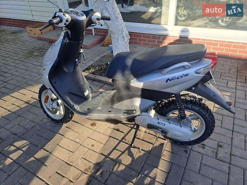 Yamaha Neos 2011