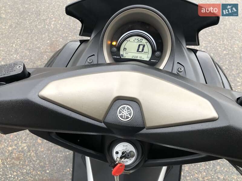 Максі-скутер Yamaha NMax 2016 в Дніпрі фото 16 Максі-скутер Yamaha NMax 2016 в Дніпрі