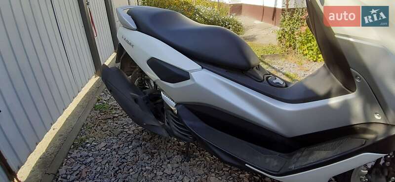 Макси-скутер Yamaha NMax 2016 в Прилуках