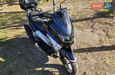 Скутер Yamaha NMax 2015 в 