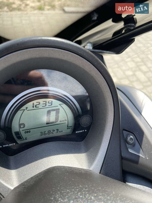 Макси-скутер Yamaha NMax 2017 в Березному