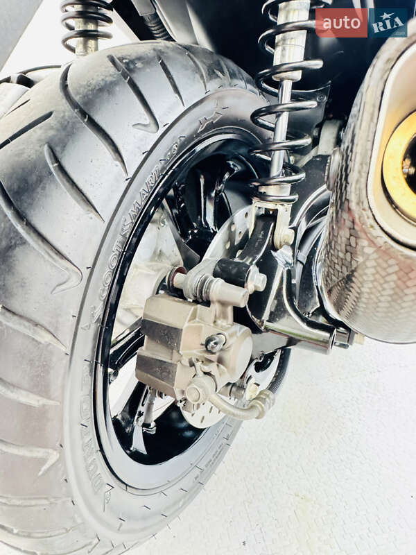 Максі-скутер Yamaha NMax 2019 в Одесі фото 14 Максі-скутер Yamaha NMax 2019 в Одесі