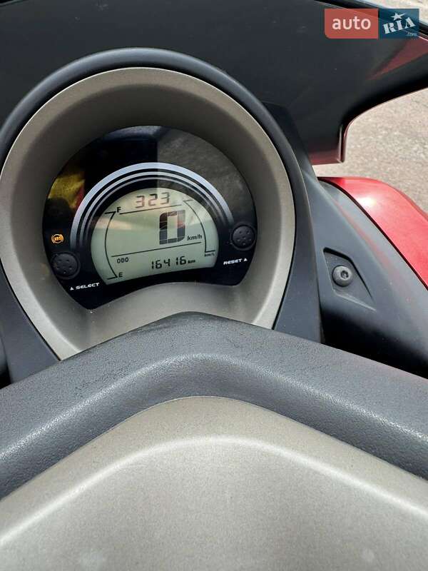 Макси-скутер Yamaha NMax 2016 в Крюковщине