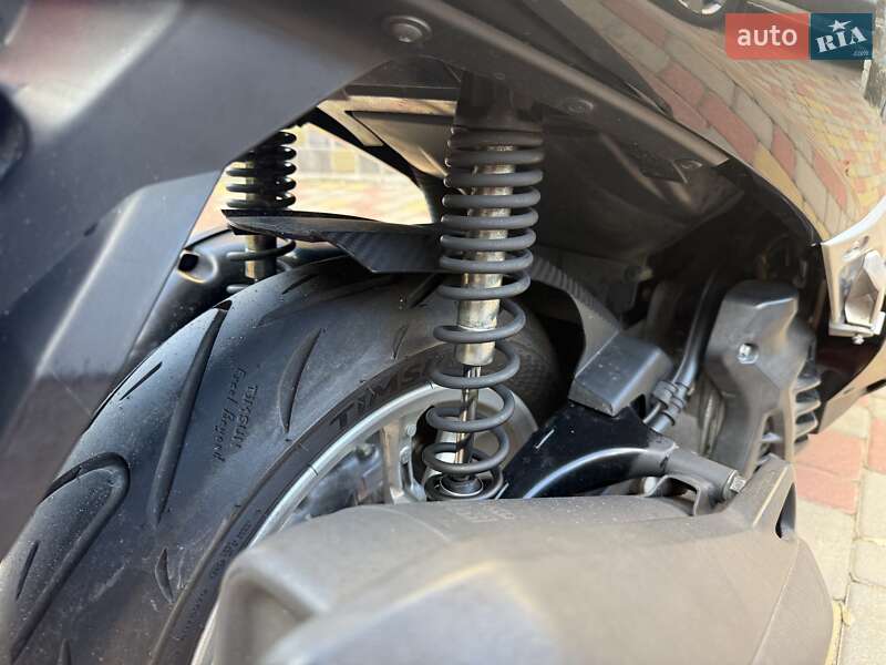 Мопеды Yamaha NMax 2018 в Черкассах фото 9 Мопеды Yamaha NMax 2018 в Черкассах