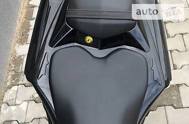 Спортбайк Yamaha R1 2014 в 