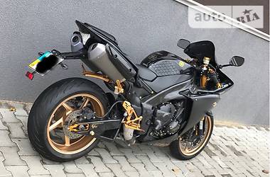 Спортбайк Yamaha R1 2014 в 