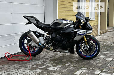 Спортбайк Yamaha R1 2017 в 