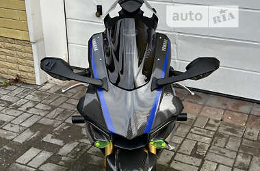 Спортбайк Yamaha R1 2017 в 