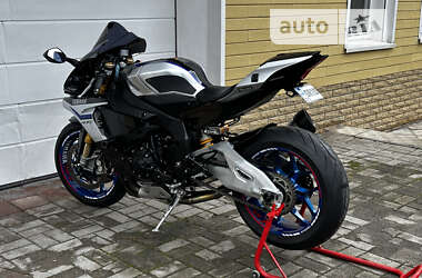 Спортбайк Yamaha R1 2017 в 