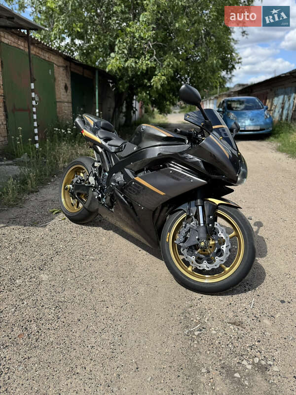 Спортбайк Yamaha R1 2008 в 