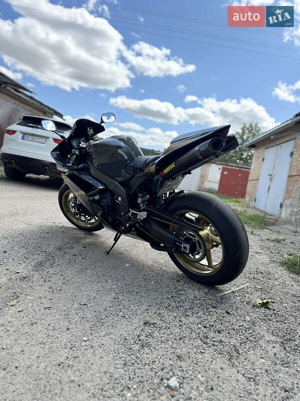 Спортбайк Yamaha R1 2008 в Кропивницком
