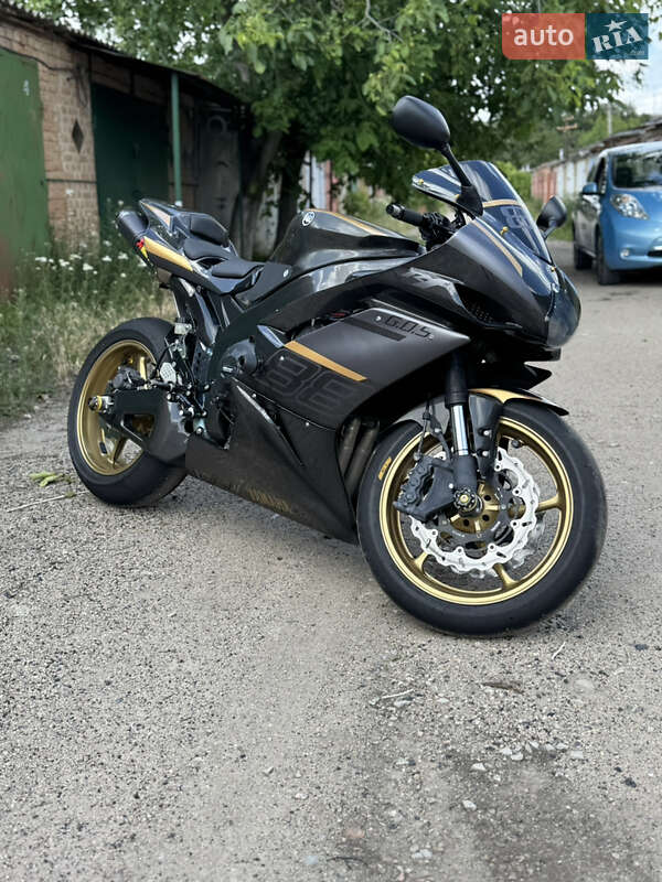Спортбайк Yamaha R1 2008 в Кропивницком