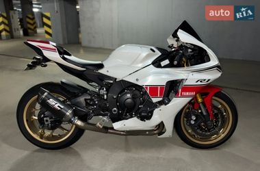 Спортбайк Yamaha R1 2023 в Киеве