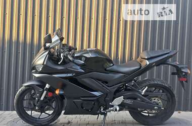 Спортбайк Yamaha R3 2021 в 