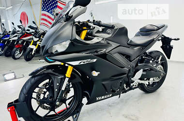Спортбайк Yamaha R3 2018 в 