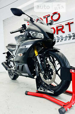 Спортбайк Yamaha R3 2018 в 