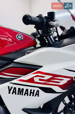 Спортбайк Yamaha R3 2015 в 