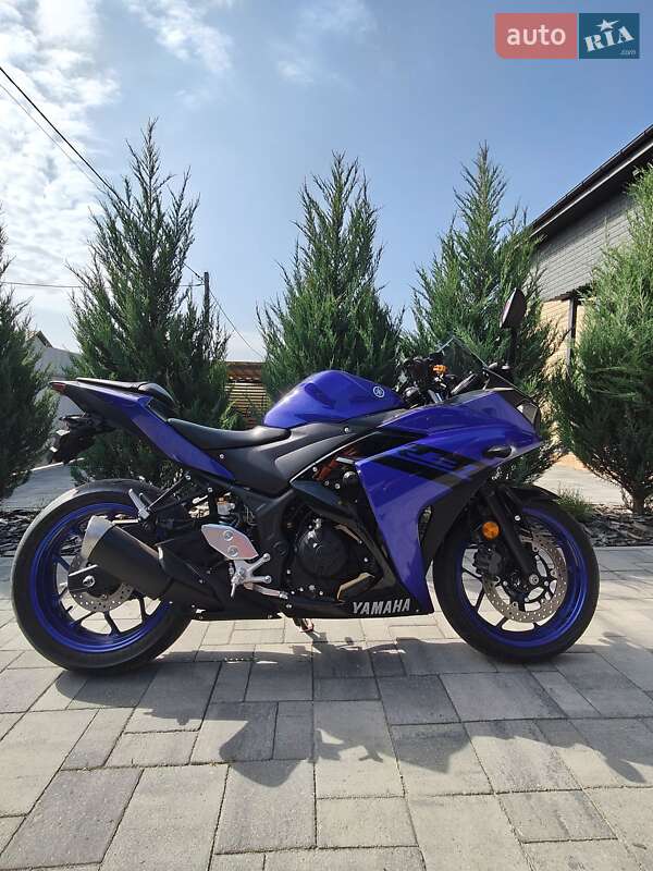 Yamaha R3 2018